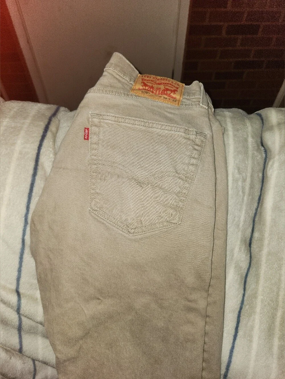 Levi's Men's Light Beige Relaxed Fit Jeans